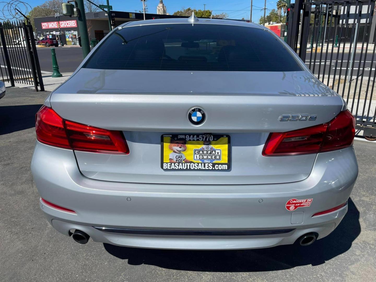 2018 SILVER /BLACK BMW 5-Series 530e iPerformance (WBAJA9C55JB) with an 2.0L L4 DOHC 16V TURBO HYBRID engine, 8A transmission, located at 744 E Miner Ave, Stockton, CA, 95202, (209) 944-5770, 37.956863, -121.282082 - Photo#12